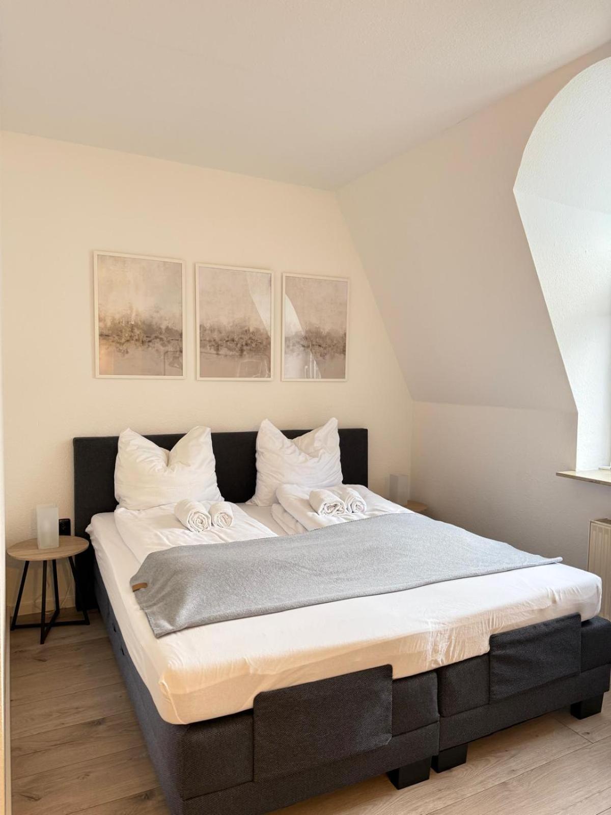 Raha Apartments - Modernes Studio-Apartment - Hbf - Gratis Parkplatz 에르푸르트 외부 사진