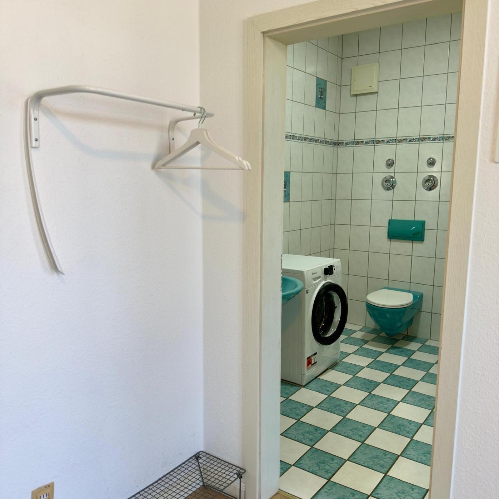 Raha Apartments - Modernes Studio-Apartment - Hbf - Gratis Parkplatz 에르푸르트 외부 사진